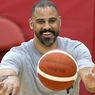 Sikap Kedua Kaki Saat Menerima Bola dalam Permainan Bola Basket