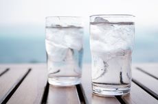 Selalu Minum Air Dingin Saat Cuaca Panas, Apakah Baik untuk Kesehatan?