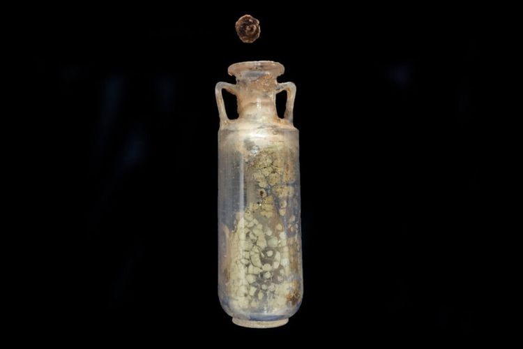Botol parfum tua ungkap seperti apa aroma orang romawi kuno