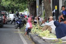 Penjual Ketupat Dadakan di Semarang Untung Besar dari Lebaran dan Kupatan