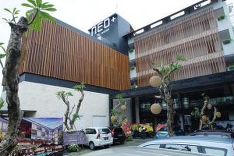 Hotel Neo  di Jalan Tropozone no.8, Legian, Kuta, Bali.