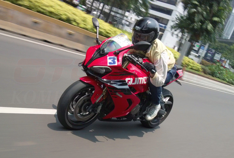Review Lengkap QJMotor SRK 800 RR: Moge 4 Silinder Rp 268 Juta