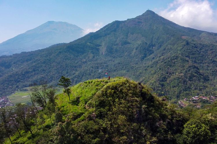 Rute ke Titik Awal Pendakian Gunung Kendil di Banyubiru Semarang, Belum Ada Basecamp