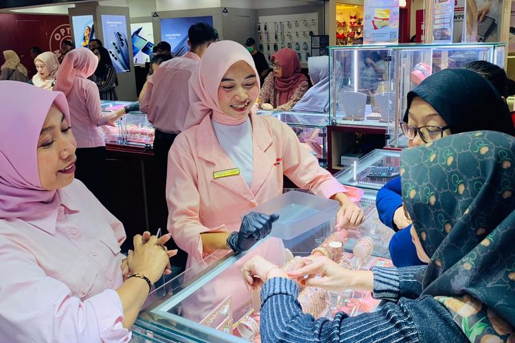 Cerita Pedagang Ayam Potong Investasi Emas, Konsisten Beli Tanpa Lihat Naik Turun Harga...