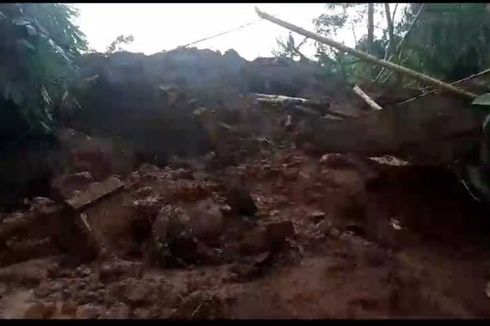 Hujan Deras, 2 Rumah di Kabupaten Bandung Hancur Tertimbun Tanah