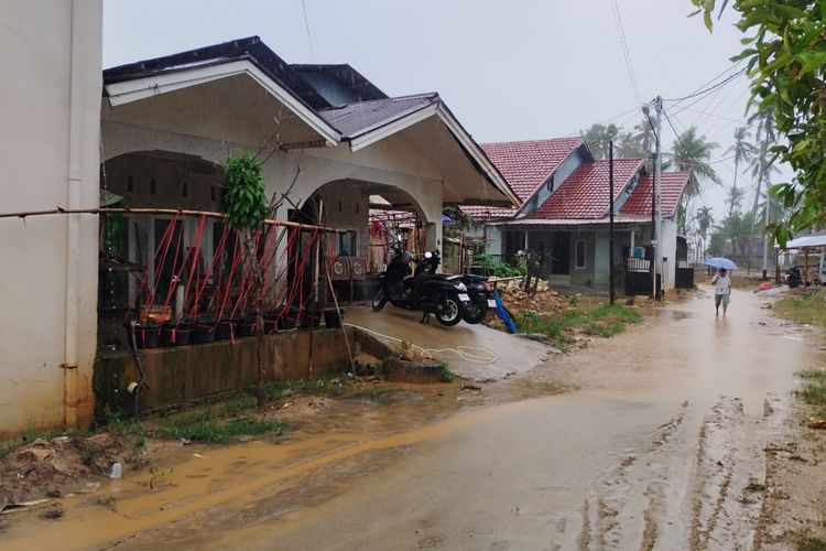 Ina Tinggikan Rumah Habiskan Rp 15 Juta demi Hindari Banjir di Padang, Air Tetap Masuk