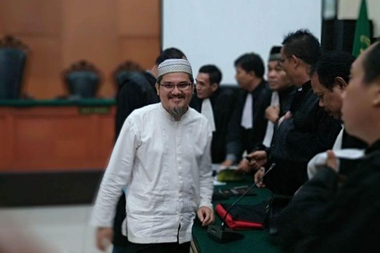 Jonru tidak peduli nota keberatanya ditolak hakim, Senin (22/1/2018)