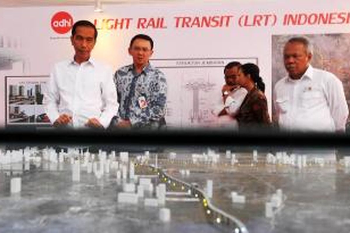 Presiden Joko Widodo saat peletakan batu pertama proyek sistem transportasi kereta ringan (light rail transit/LRT) Jabodetabek di kawasan Taman Mini Indonesia Indah, Jakarta, Rabu (9/9/2015). 