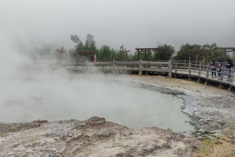 Kawah Sikidang Dieng.