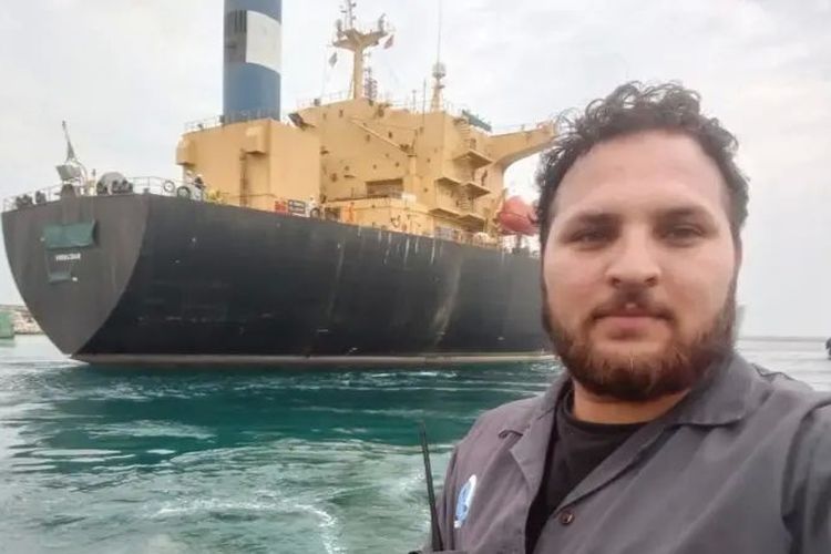 Cerita Mencekam ABK di Selat Hormuz: Terjebak Hujan Bom dan Berjuang Keluar dari Perang