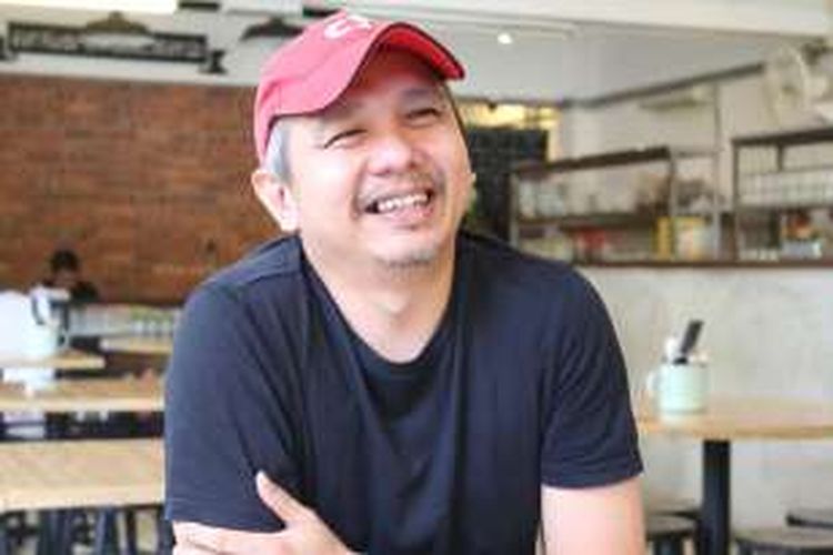 Sutradara Ola Bola, Chiu Keng Guan adalah juga sutradara film terlaris di Malaysia tahun 2014, The Journey.
