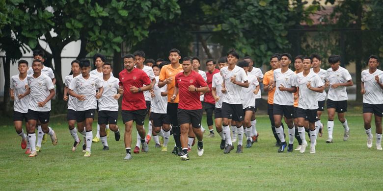 Skuad timnas U16 Indonesia latihan di Yogyakarta sebelum tampil pada Piala AFF U16 2022.