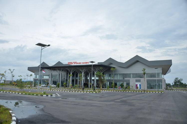 Bandara Douw Aturure, Kabupaten Nabire, Papua Tengah yang baru diresmikan Presiden Joko Widodo pada Kamis (23/11/2023)