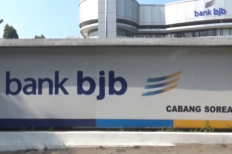 Kantor Cabang Bank BJB Soreang, Kabupaten Bandung, Jawa Barat, Minggu (13/7/2025)