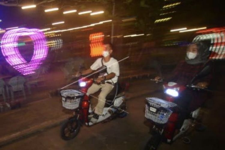 Satlantas Polrestabes Makassar, mengeluarkan larangan penggunaan sepeda listrik bertenaga baterai di jalan umum karena dianggap berbahaya.