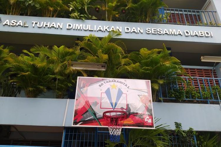 Pembaruan ring basket di SD Tarakanita 1 Jalan Barito, Kebayoran Baru, Jakarta Selatan merupakan salah satu realisasi PARQ Foundation sebagai salah satu bagian dari ikatan alumni SD Tarakanita 2 Blok Q, Kebayoran Baru, Jakarta Selatan dengan sekolah almamater.

Foto diambil pada Jumat 4 November 2022.