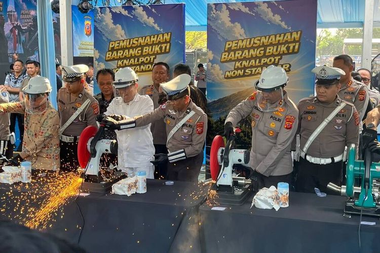 Tekan Penggunaan Knalpot Brong, Dedi Mulyadi Siapkan Knalpot Standar: Jalan Bukan Pusat Kebisingan