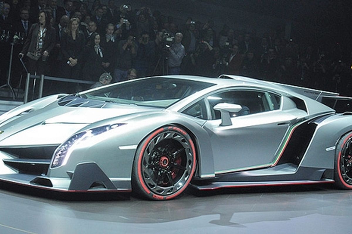Veneno, prototipe khusus untuk merayakankan ulang tahun ke-50 Lamborghini.
