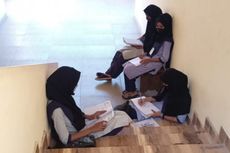 Ketika Mahasiswi Muslim di India Dilarang Masuk Kelas karena Pakai Hijab...