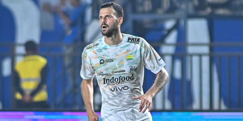 Bek anyar Persib Bandung Patricio Matricardi jadi satu andalan Maung Bandung di Super League 2025-2026.