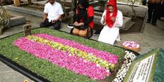 Di Pusara Pendiri NU, Puti Soekarno Berdoa