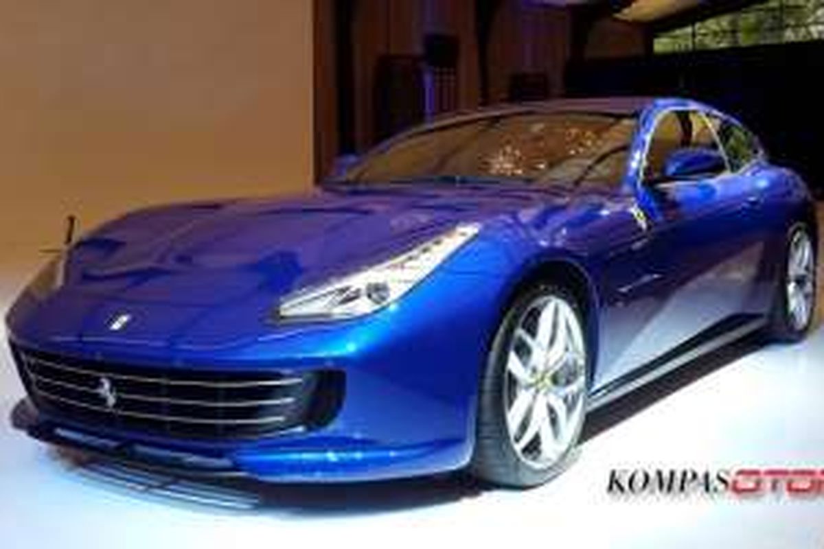 Ferrari GTC4Lusso T resmi diluncurkan di Indonesia, Kamis (17/11/2016).