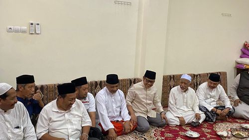 Cak Imin dan Presiden PKS Kunjungi Pesantren Darut Tauhid, Dapat Pesan untuk Tak Saling Menjelekkan