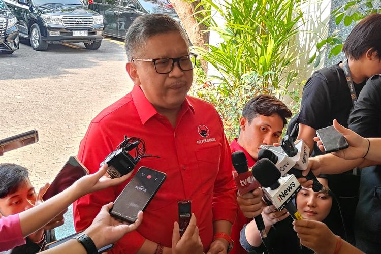Sekretaris Jenderal PDI-P Hasto Kristiyanto ditemui di Gedung High End, Jakarta Pusat, Rabu (11/10/2023).