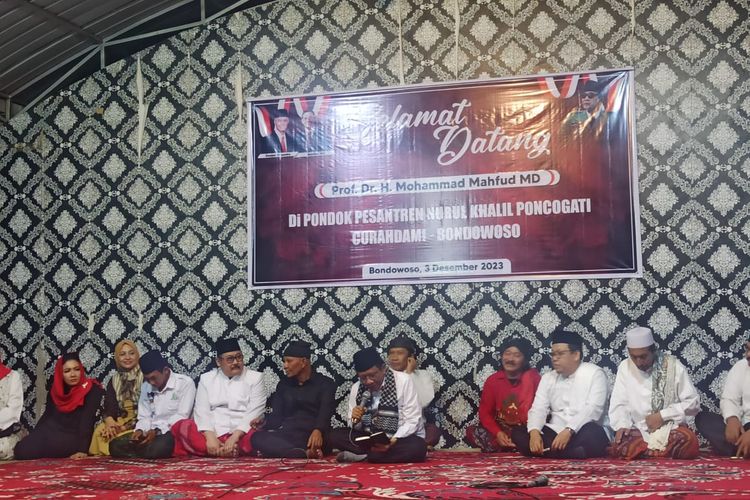 Cawapres Mahfud MD saat berkunjung ke Bondowoso pada Minggu (3/12/2023) 