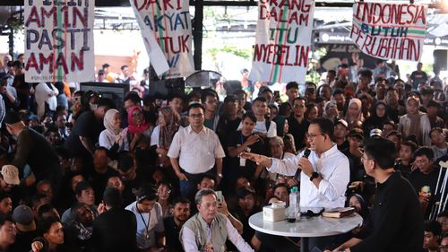 Saat Anies Baca Sajak WS Rendra di Keuskupan Agung Pontianak...