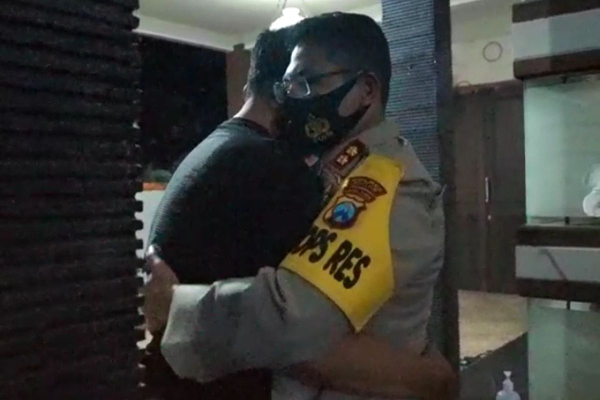 Potongan video pertemuan Kasat Sabhara Polres Blitar AKP Agus Hendro Tri Susetyo dan Kapolres Blitar AKBP Ahmad Fanani Eko Prasetya.