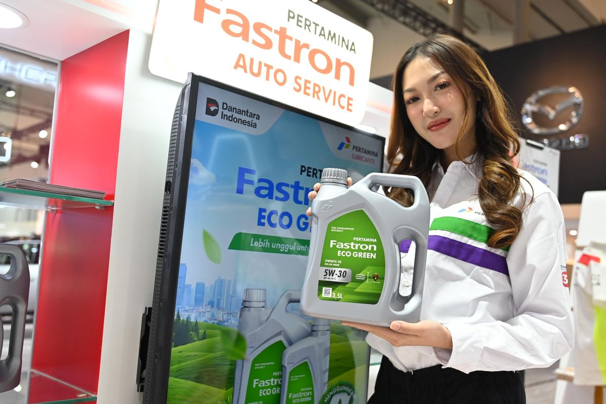 PT Pertamina (Persero) menampilkan dua pelumas ramah lingkungan, yakni Fastron Eco Green dan Pertamina Fastron Diesel 5W-30, di ajang Gaikindo Indonesia International Auto Show (GIIAS) 2025.