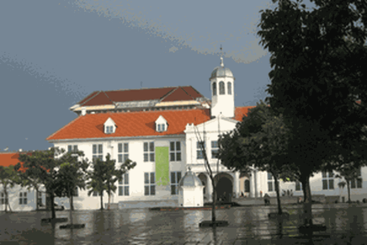 Nama Fatahillah kini diabadikan menjadi nama taman di depan gedung Museum Sejarah Jakarta, gedung yang pada masa kolonial merupakan   Stadhuis atau balaikota.