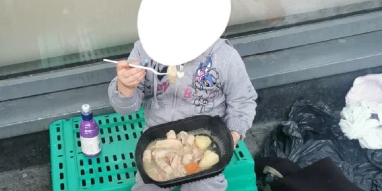 This 4-year-old vagrant eats only 1 warm meal a day, the public is angry