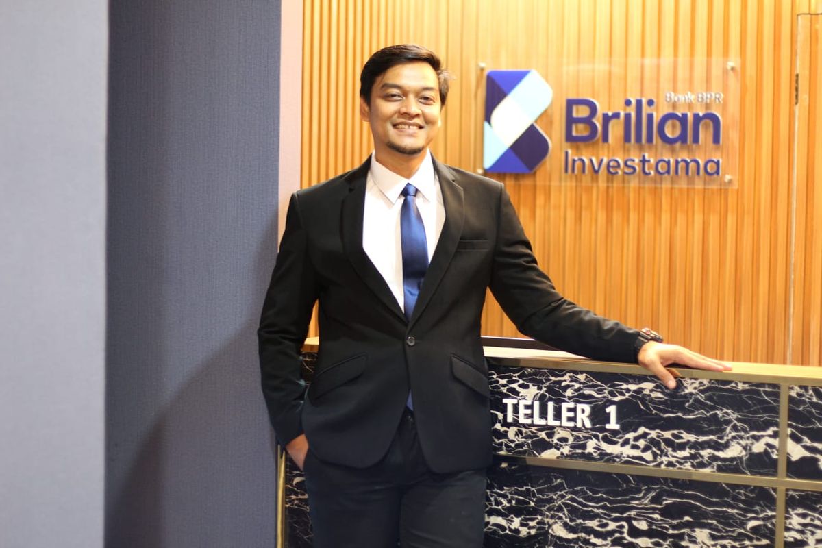 Foto Direktur Utama Bank BPR Brilian Investama Burham Purbaya 