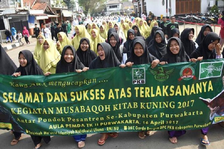 Beberapa hari lalu digelar Musabaqoh Tilawatil Qutub atau Lomba Baca Kitab Kuning oleh santri Garda Bangsa pusat di Pemkab Purwakarta pada Minggu (16/4/2017). 