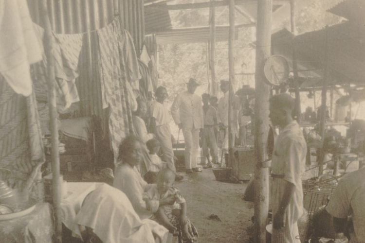 Barak di kamp pengasingan di Tanahtinggi - Digul Atas tahun 1928