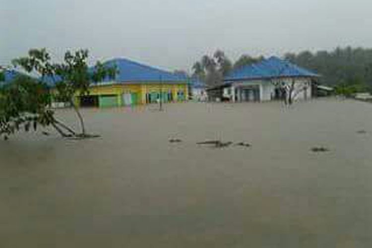 Kondisi rumah warga di Popayato Barat Kabupaten Pohuwato yang dihantam banjir