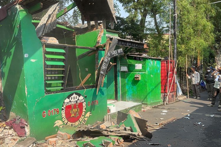 60 Bangunan Liar di Senen Jakpus Ditertibkan, Posko Ormas Ikut Dibongkar