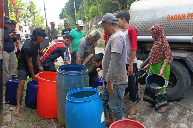 1.000 Orang di Cicurug Sukabumi Diterpa Krisis Air Bersih karena Kekeringan