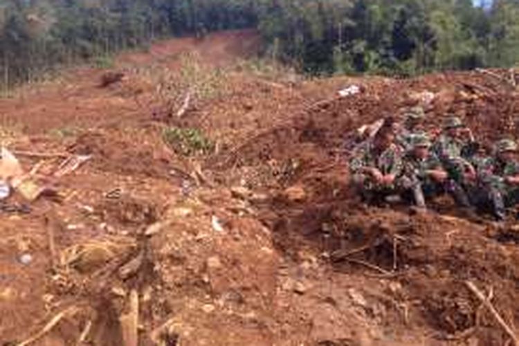 Kondisi longsor di Kabupaten Purworejo, Jateng. Foto diambil Kamis (23/6/2016).