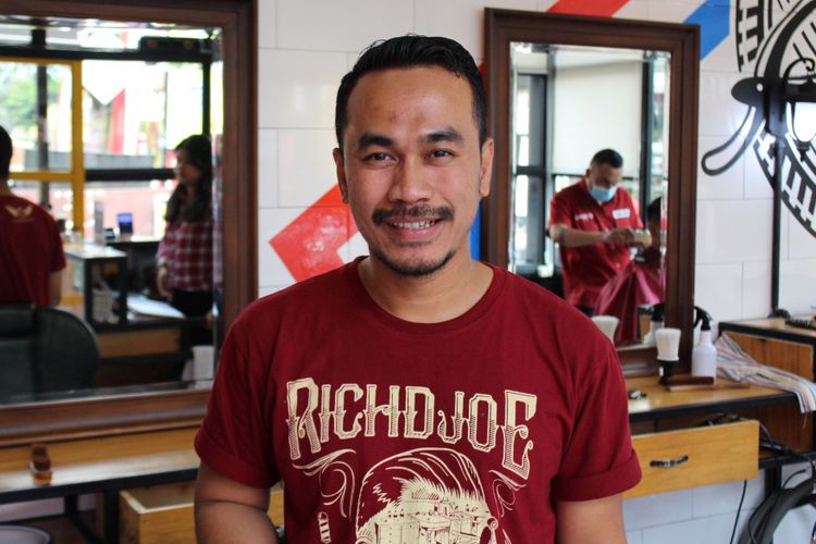 Founder Richdjoe Babershops, Djoko Prihatin, Malang.