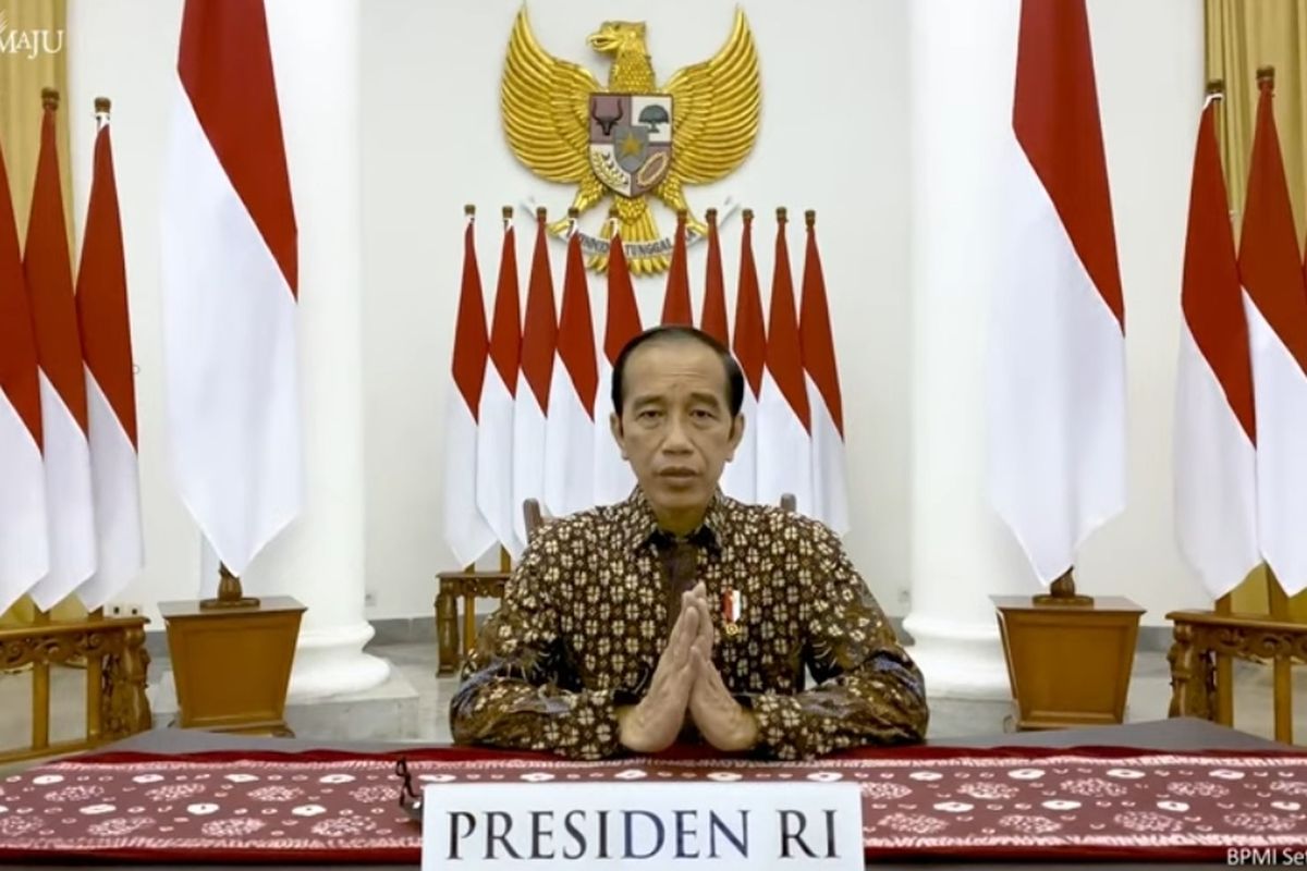 Presiden Joko Widodo memberikan keterangan pers terkait status PPKM Darurat melalui kanal Youtube Sekeratriat Presiden, Selasa (20/7/2021). 