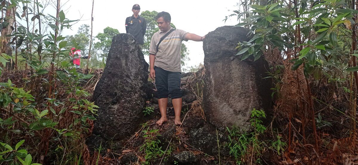 Bersihkan Lahan untuk Tanam Kopi, Warga Temukan Reruntuhan Bangunan Batu di Gunung Lawu