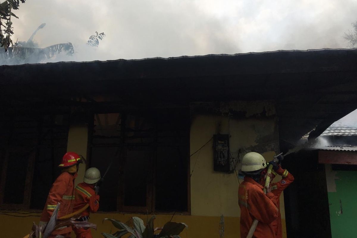 Kebakaran terjadi di kampus IISIP, Lenteng Agung, Jakarta Selatan, Sabtu (24/8/2019)