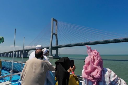 Naik Kapal Surabaya-Lombok, Tepersona dengan Kemegahan Jembatan Suramadu