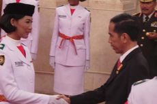 Jokowi Kukuhkan Anggota Paskibraka 2015