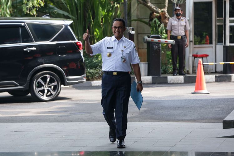 Gubernur DKI Jakarta Anies Baswedan tiba di Gedung Komisi Pemberantasan Korupsi, Jakarta memenuhi pemanggilan pemeriksaan KPK, Rabu (7/9/2022). Pemanggilan ini dilakukan guna mencari dan menemukan dugaan peristiwa pidana dalam gelaran Formula E Jakarta.