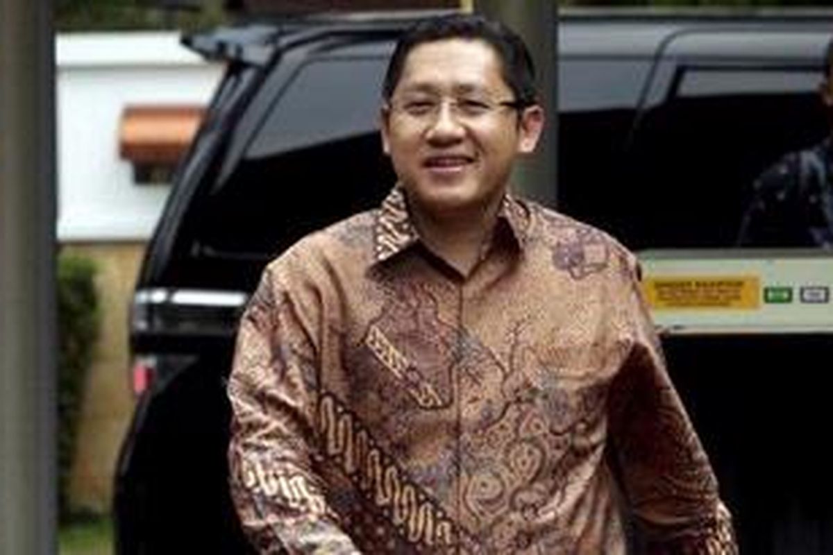 Ketua Umum Partai Demokrat Anas Urbaningrum tiba di kediaman pribadi Presiden Susilo Bambang Yudhoyono, di Puri Cikeas, Kabupaten Bogor, Jawa Barat, Kamis (13/10/2011). 