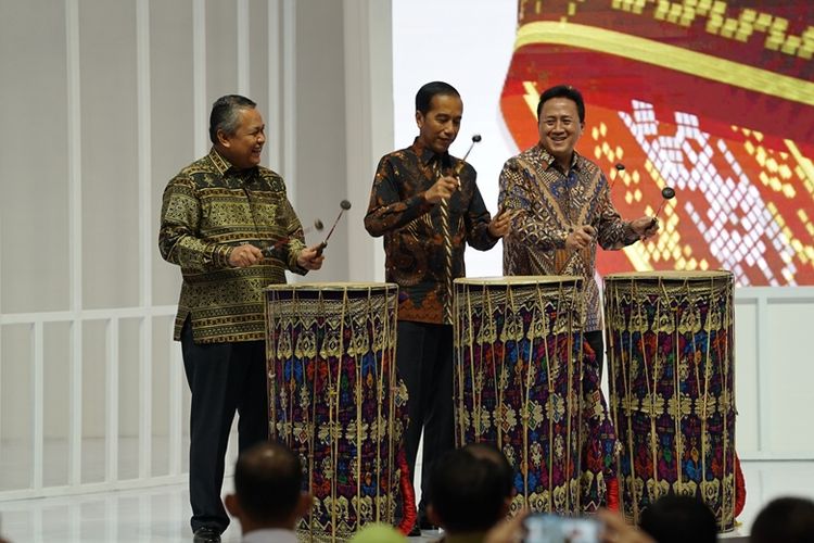  Bangga Buatan Indonesia (Gernas BBI) 2021 dicanangkan Presiden Joko Widodo (Jokowi) pada Kamis (14/5/2020) untuk mendorong industri lokal agar bisa menjadi pilar pembangunan nasional.